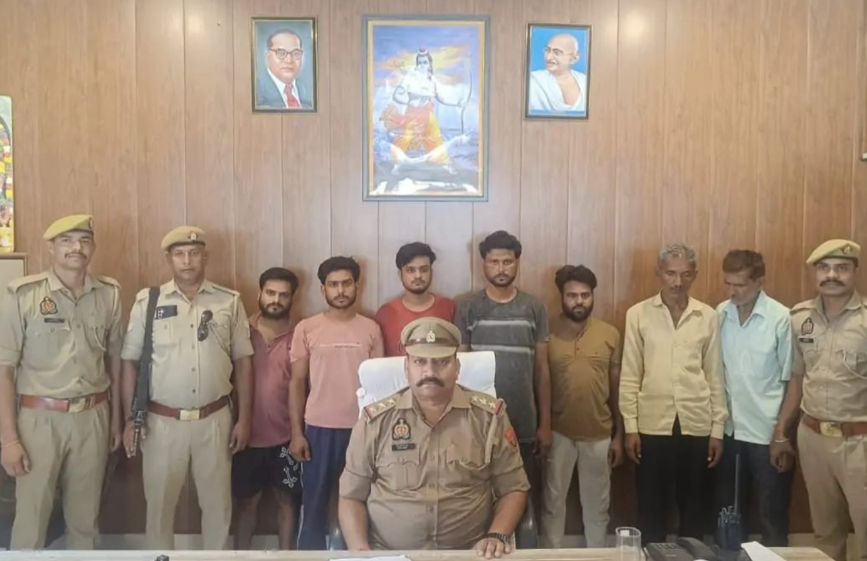 जलेसर में अवैध पशु कटान पर पुलिस की कार्रवाई, सात आरोपी गिरफ्तार