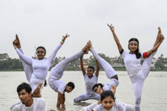 हुगली की लहरों पर योग का इतिहास रचेगा कोलकाता