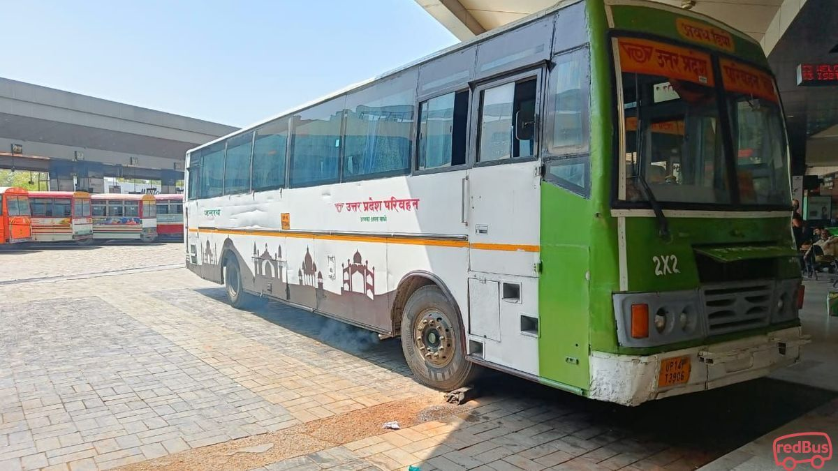 UPSRTC, Uttar Pradesh State Road Transport Corporation, Janrath AC Buses, Bus Breakdown, Transport Corporation Negligence, UP buses news, Lucknow news hindi