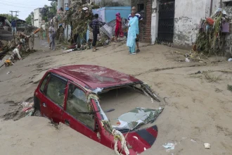 Flood News 2026: यूपी से कश्मीर तक बाढ़ का कहर, गंगा-चिनाब उफान पर; कई इलाकों में मचा हाहाकार