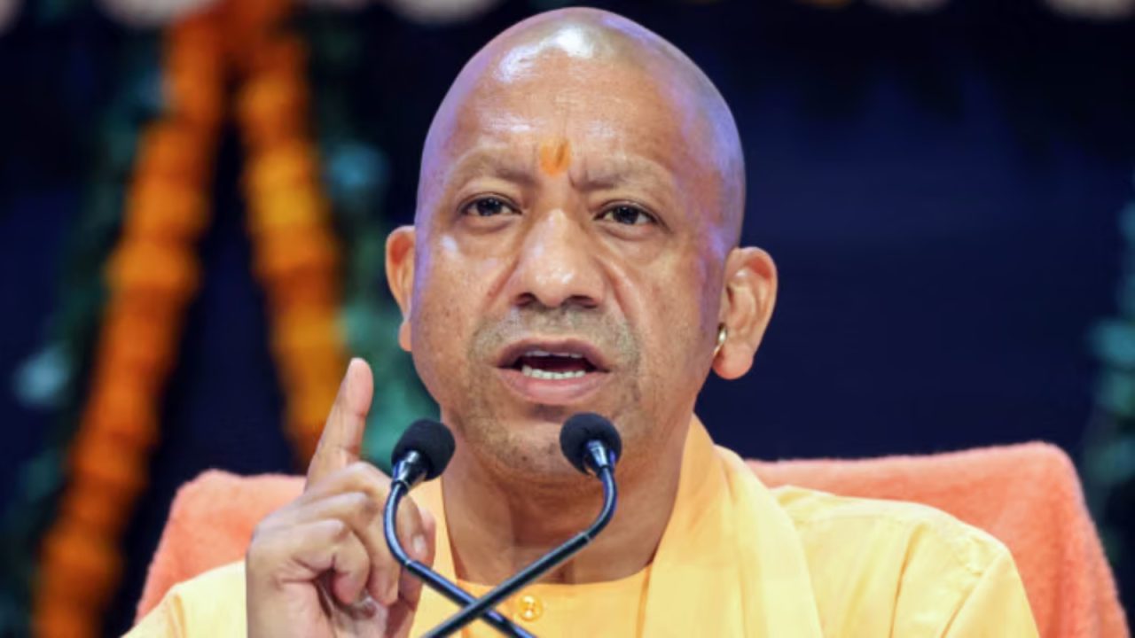 सीएम योगी आदित्यनाथ प्रेस कॉन्फ्रेंस Lucknow News Today CM Yogi Adityanath News विधान भवन पत्रकार वार्ता UP News Latest उत्तर प्रदेश मुख्यमंत्री खबर Yogi Adityanath Media Interaction UP Government News Lucknow Breaking News Uttar Pradesh Latest News