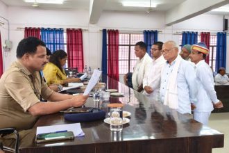 Shravasti Breaking: समाधान दिवस में DM-SP का सख्त संदेश, शिकायतों के निस्तारण में लापरवाही पर होगी कार्रवाई
