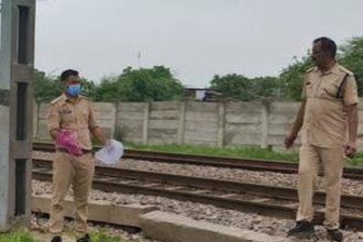 औरैया में दर्दनाक हादसा: श्रम शक्ति एक्सप्रेस से गिरा युवक, मौके पर मौत