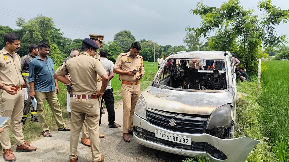 Barabanki News: चलती कार बनी आग का गोला, स्टाम्प वेंडर राजनारायण वर्मा की जिंदा जलकर मौत