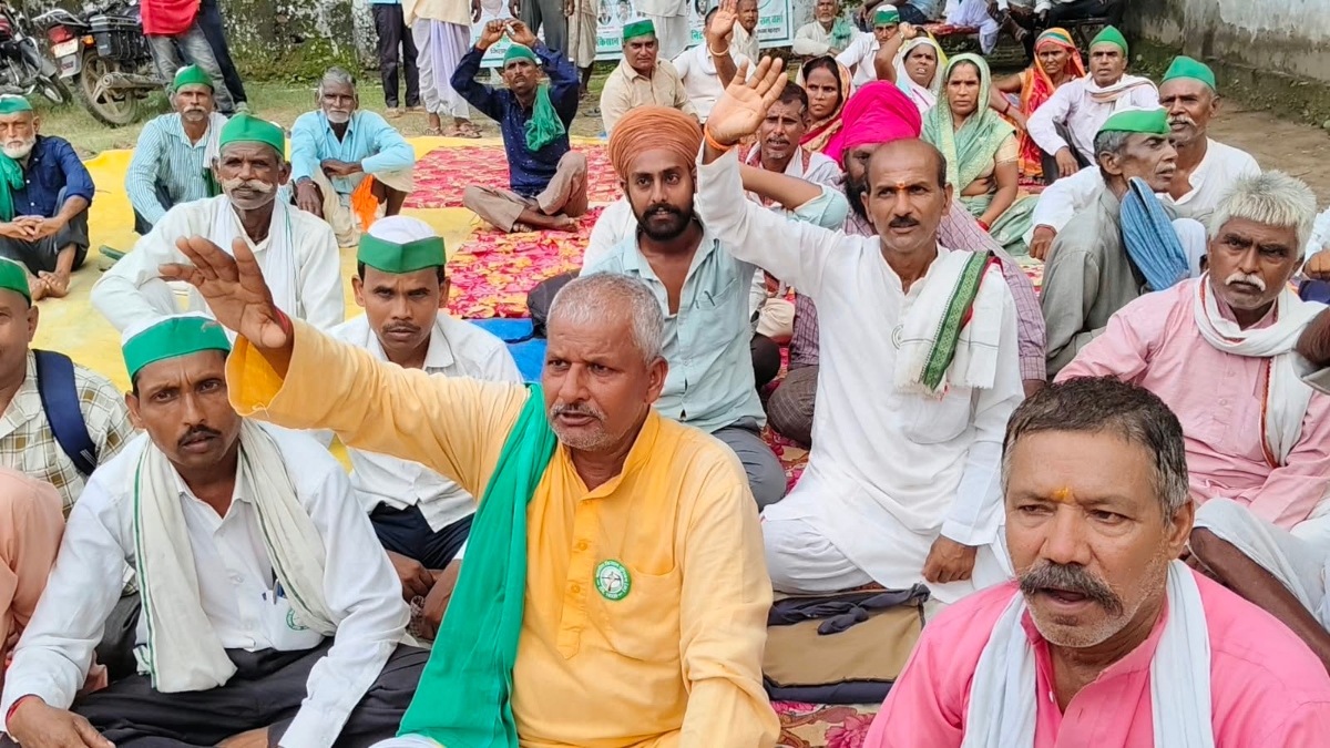 Bahraich News: ज्ञापन की अनदेखी से किसान यूनियन नाराज, कलेक्ट्रेट पर 3 दिन से अनिश्चितकालीन धरना