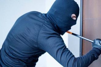 Bahraich Crime: घर का ताला तोड़कर चोरी, नकदी-आभूषण ले गए चोर; पुलिस जांच में जुटी