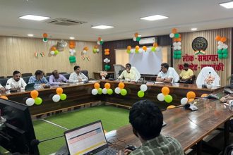 Barabanki News: जल जीवन मिशन की 328 परियोजनाओं की डीएम ने की समीक्षा, लापरवाही पर भुगतान रोकने के निर्देश