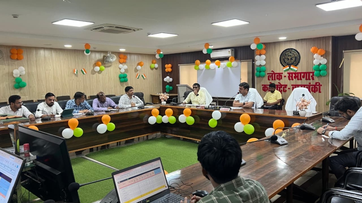 Barabanki News: जल जीवन मिशन की 328 परियोजनाओं की डीएम ने की समीक्षा, लापरवाही पर भुगतान रोकने के निर्देश
