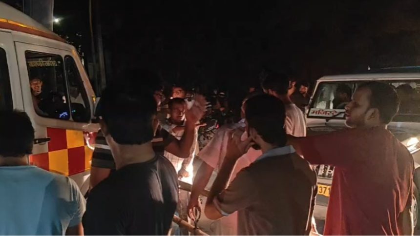 बहराइच में 48 घंटे से बिजली गुल, लोगों ने किया चौराहा जाम