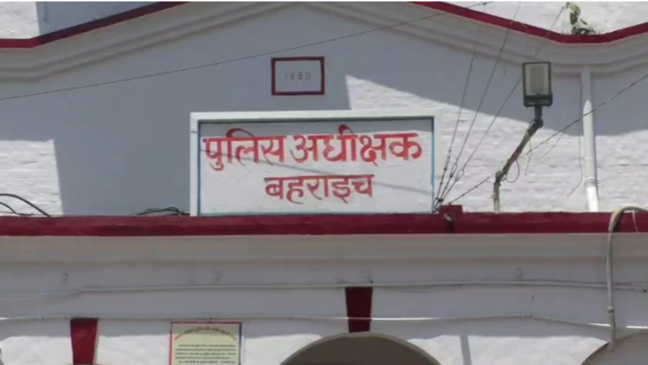 बहराइच: चेक पोस्ट का गेट तोड़कर नेपाल भागा ऑल्टो चालक