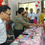 चंदौली में राष्ट्रीय कृमि मुक्ति दिवस अभियान शुरू, छात्राओं को खिलाई गई एल्बेंडाजोल की गोली