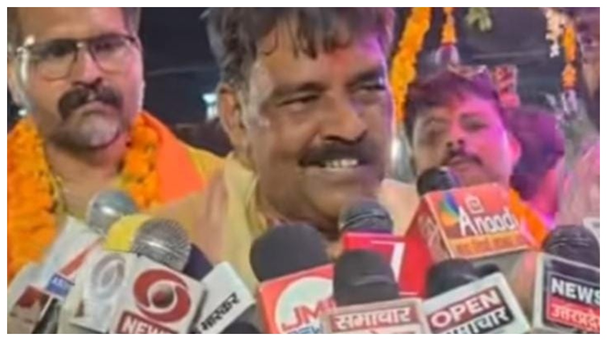 उन्नाव सदर विधायक पंकज गुप्ता ने ऐतिहासिक बड़ा चौराहा का नाम बदलकर ‘महादेव चौक’ करने की घोषणा की है।