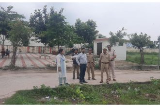 Etah News: मंडलीय वन आयुक्त ने किया वृक्षारोपण का निरीक्षण