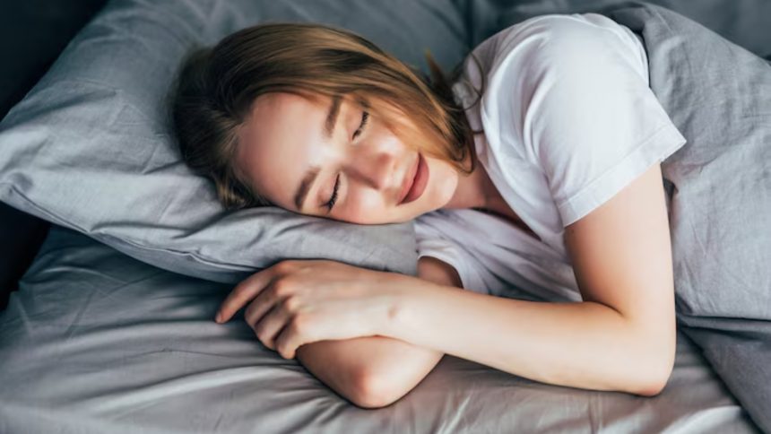 खाना खाने के बाद क्यों आने लगती है नींद? एक्सपर्ट से जानें वजह और सुस्ती से बचने के आसान तरीके