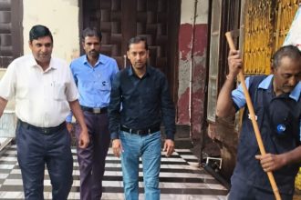 बांके बिहारी मंदिर सफाई व्यवस्था Mathura Vrindavan News अनुज कौशिक नगर निगम ठाकुर बांके बिहारी मंदिर वृंदावन ताजा खबर BVG India Limited मथुरा नगर निगम मंदिर सफाई अभियान Vrindavan News Today UP Latest News