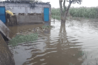 Bahraich Flood News: बहराइच में घाघरा का जलस्तर बढ़ा, गांवों में घुसा पानी; 2 हजार लोग प्रभावित