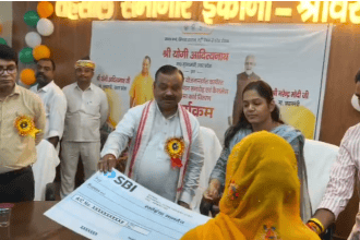 श्रावस्ती: इकौना में रसोइयों का सम्मान, ₹1000 बढ़ा मानदेय; ₹5 लाख तक का कैशलेस इलाज