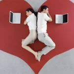 Relationship Tips Partner Communication Tips पार्टनर से बात करने के तरीके चैटिंग की गलतियां Relationship Advice Hindi Couple Communication Tips Healthy Relationship Tips प्यार भरा रिश्ता कैसे बनाएं Partner Texting Mistakes रिश्ते में दूरी के कारण