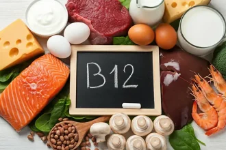 Vitamin B12 की कमी से शरीर में क्या होता है? जानें लक्षण और बचाव के तरीके