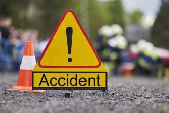 Barabanki News बाराबंकी न्यूज Barabanki Accident News बाराबंकी सड़क हादसा सफेदाबाद सड़क हादसा Lucknow Ayodhya Highway Accident लखनऊ अयोध्या हाईवे हादसा हाईवे के गड्ढे में हादसा Barabanki Road Accident सफेदाबाद एक्सीडेंट बाराबंकी सड़क दुर्घटना महिला की सड़क हादसे में मौत Lucknow Ayodhya National Highway Barabanki Breaking News