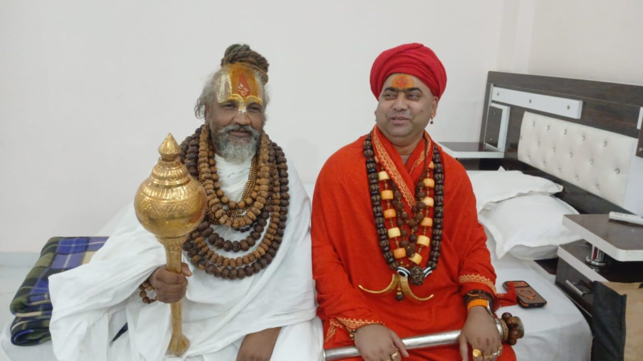 Ayodhya News: राम मंदिर चढ़ावे की कथित चोरी पर संतों की बैठक, CBI जांच की मांग की तैयारी