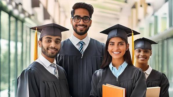 उत्तर प्रदेश में फर्जी डिग्री और अंकपत्र के आधार पर वकालत करने के आरोप में 26 अधिवक्ताओं के खिलाफ प्रयागराज के सिविल लाइंस थाने में FIR दर्ज हुई है।