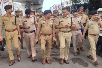 Lucknow Chemical Attack लखनऊ बैंक मैनेजर पर हमला लखनऊ न्यूज आलमबाग केमिकल अटैक महिला बैंक मैनेजर पर हमला लखनऊ क्राइम न्यूज लखनऊ पुलिस जांच ज्वलनशील केमिकल से हमला बैंक मैनेजर पर एसिड अटैक लखनऊ अपराध समाचार यूपी क्राइम न्यूज महिला सुरक्षा लखनऊ आलमबाग थाना केस लखनऊ ताजा खबर CCTV फुटेज से आरोपी की तलाश