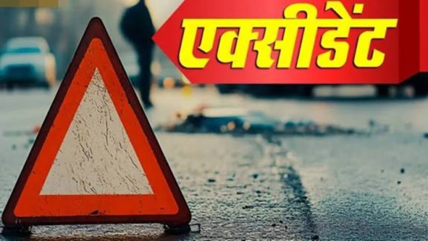 Barabanki News: डंपर की टक्कर से युवक की मौत, बहन गंभीर घायल