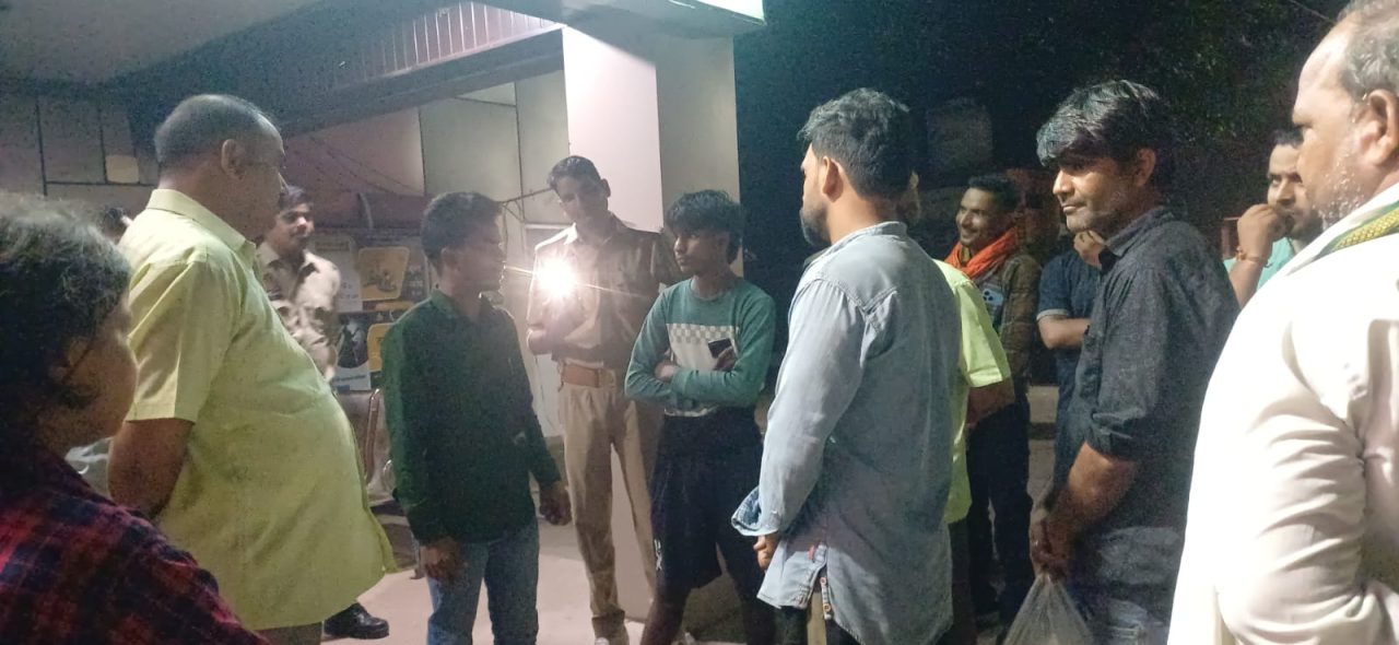 मथुरा न्यूज, राया न्यूज, यूपी पुलिस, यूपी 112, पत्रकार मामला, पुलिस शिकायत, उत्तर प्रदेश समाचार, ब्रेकिंग न्यूज, Local News
