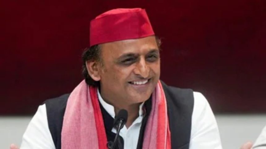 अखिलेश यादव नया PDA फॉर्मूला अखिलेश यादव ब्राह्मण बयान पीडीए में पंडित जनेश्वर मिश्र जयंती सपा प्रबुद्ध सम्मेलन यूपी राजनीति अखिलेश यादव भाजपा हमला