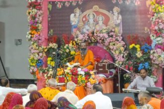 अयोध्या में नौ दिवसीय श्री सियापिय मिलन महोत्सव, श्रीराम कथा में उमड़ रहे श्रद्धालु