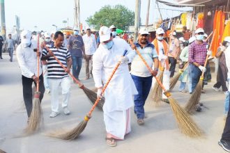 Ayodhya News: लता चौक से सेवा संकल्प अभियान शुरू, विशेष सफाई के बाद जिला अस्पताल में रक्तदान शिविर