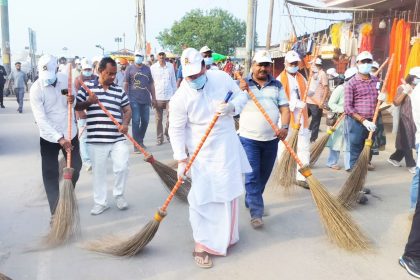 Ayodhya News: लता चौक से सेवा संकल्प अभियान शुरू, विशेष सफाई के बाद जिला अस्पताल में रक्तदान शिविर