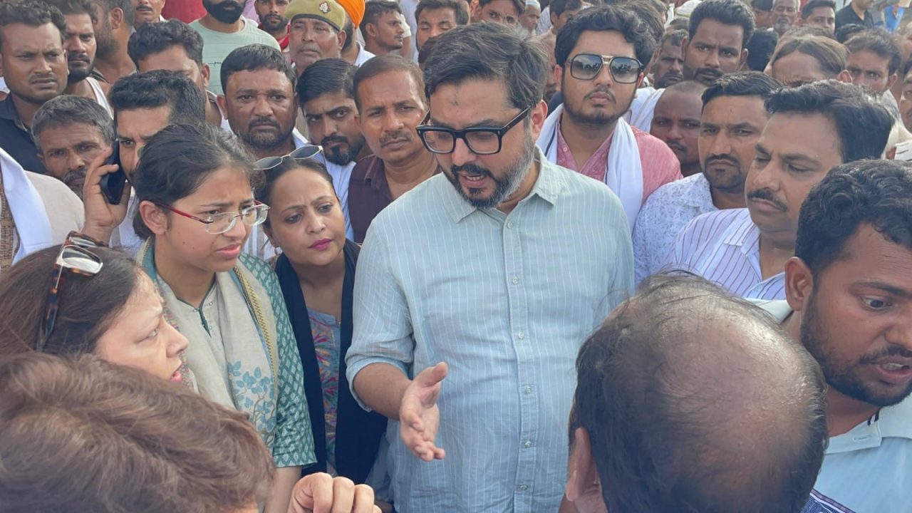 बाढ़ में घिरे हेतमापुर धाम का सांसद ने लिया जायजा, अधिकारियों को दिए सख्त निर्देश