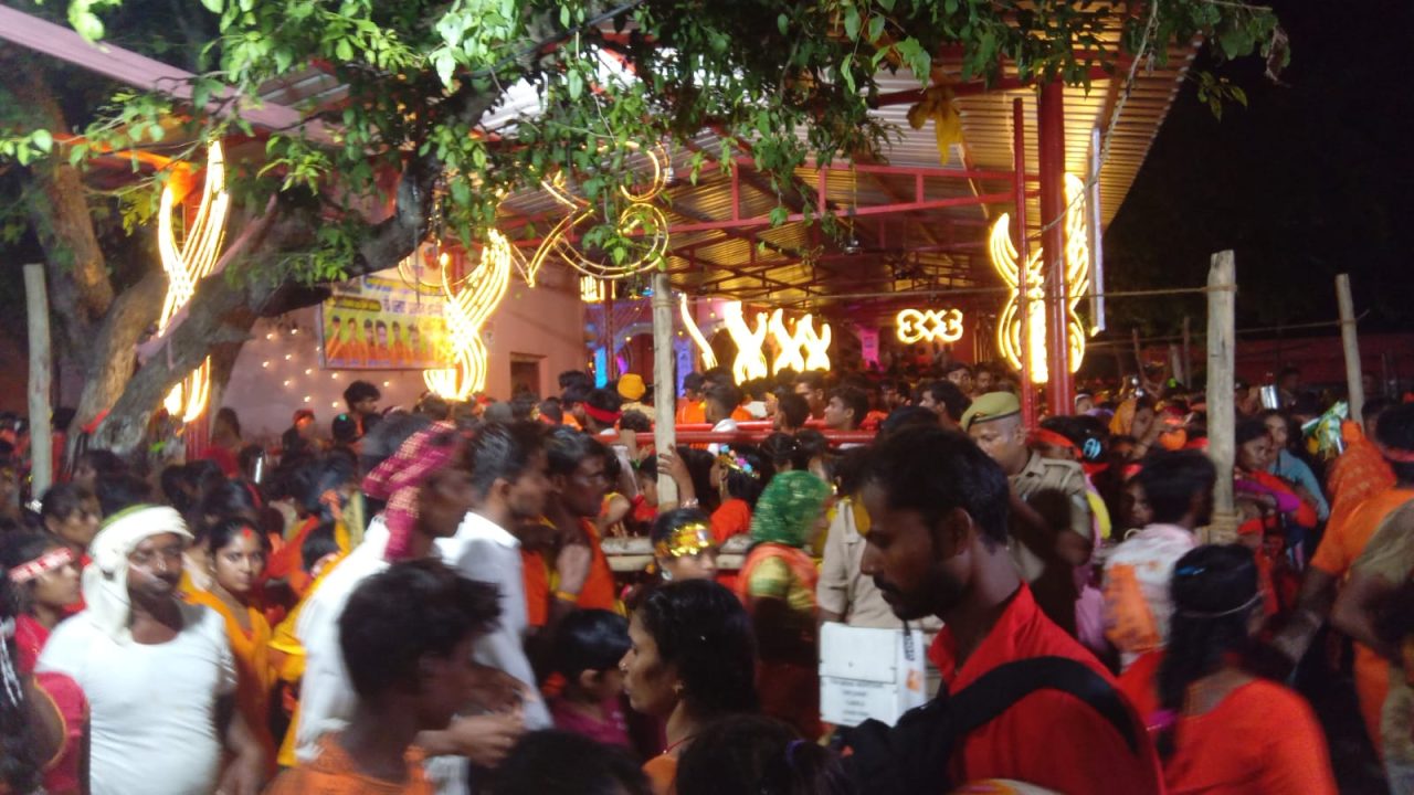 श्रावस्ती का विभूतिनाथ धाम ‘बोल बम’ से गूंजा, कजरी तीज पर उमड़ा शिवभक्तों का सैलाब