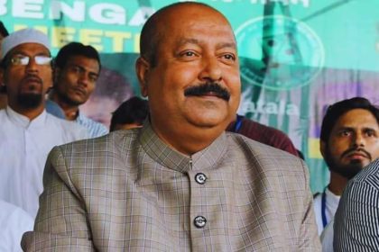 UP Politics: यूपी चुनाव से पहले AIMIM को झटका, आसिम वकार ने थामा कांग्रेस का हाथ