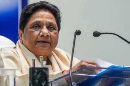 मायावती का बड़ा फैसला: BSP अब अकेले लड़ेगी सभी चुनाव, आकाश आनंद को फिलहाल बड़ी जिम्मेदारी नहीं