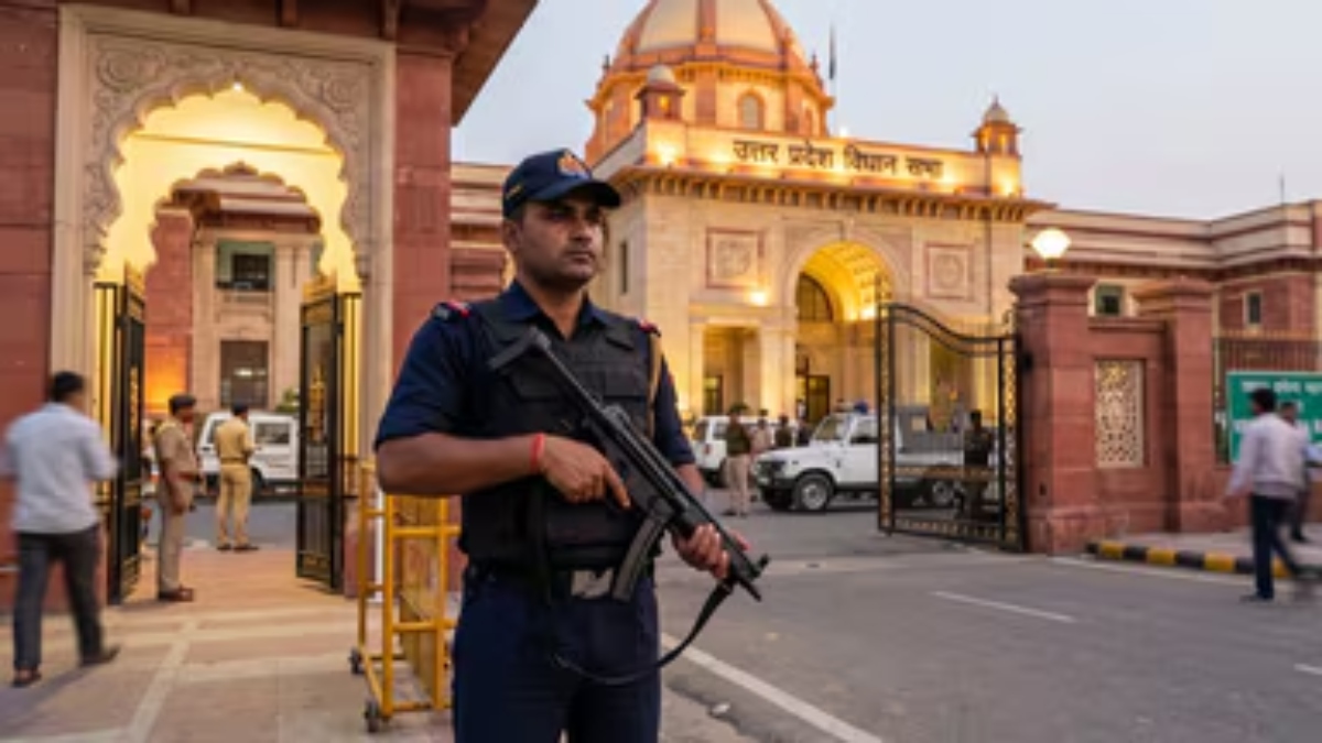 UP News: सांसद-विधायकों के गनरों को मिलेंगे नए हथियार, 800 सब-मशीनगन खरीदेगी सरकार