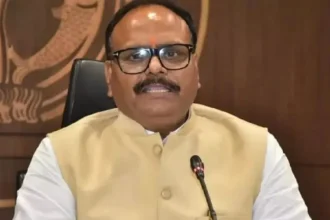 लखनऊ में डिप्टी CM बृजेश पाठक के आवास पहुंचे 300 से ज्यादा अभ्यर्थी, वेटिंग लिस्ट और नियुक्ति की मांग