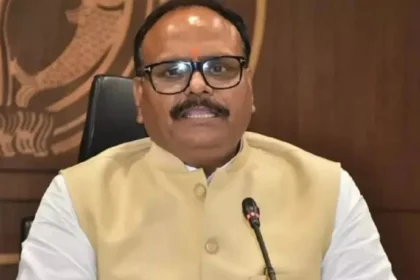 लखनऊ में डिप्टी CM बृजेश पाठक के आवास पहुंचे 300 से ज्यादा अभ्यर्थी, वेटिंग लिस्ट और नियुक्ति की मांग