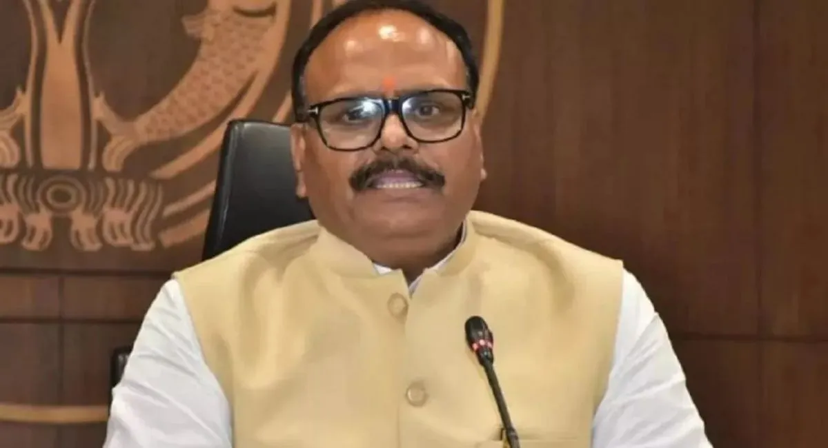 लखनऊ में डिप्टी CM बृजेश पाठक के आवास पहुंचे 300 से ज्यादा अभ्यर्थी, वेटिंग लिस्ट और नियुक्ति की मांग