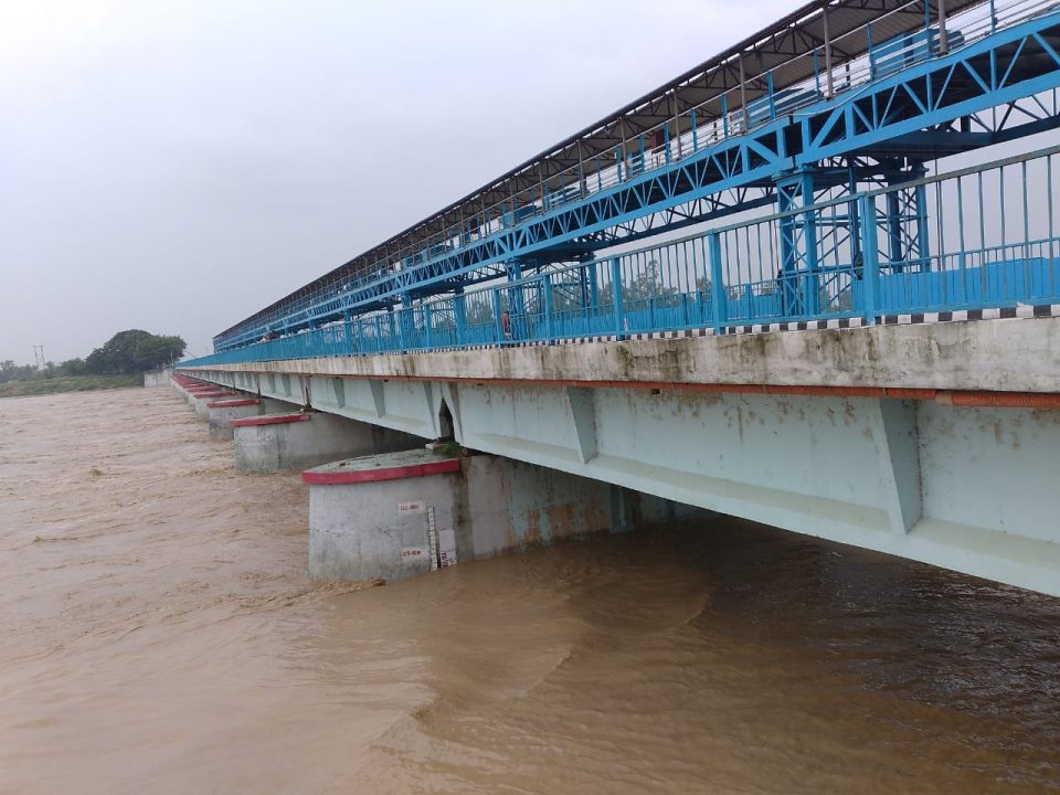 श्रावस्ती BREAKING: राप्ती का रौद्र रूप, सिसवारा सेतु पर मंडराया बड़ा खतरा