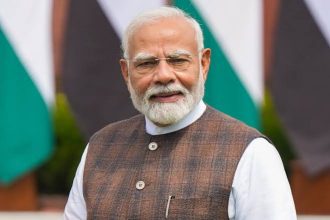 PM मोदी ने शिक्षक से पूछा- अच्छा वक्ता कैसे बनूं? मिला आत्मविश्वास और अभ्यास का मंत्र