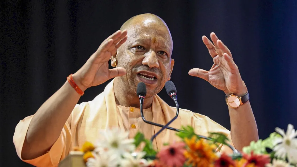 बारिश में डूबा वाराणसी तो सरकार ने लिया एक्शन, जल निगम के अधिशासी अभियंता निलंबित