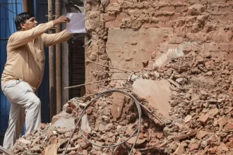 सत्य निकेतन हादसे के बाद MCD का बड़ा एक्शन, 27 जर्जर इमारतें आज होंगी ध्वस्त