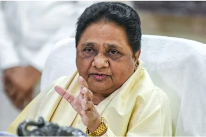 Mayawati on Akash Anand: मायावती ने फिर आकाश आनंद पर साधा निशाना, बोलीं- अपने दिमाग से काम नहीं कर रहा