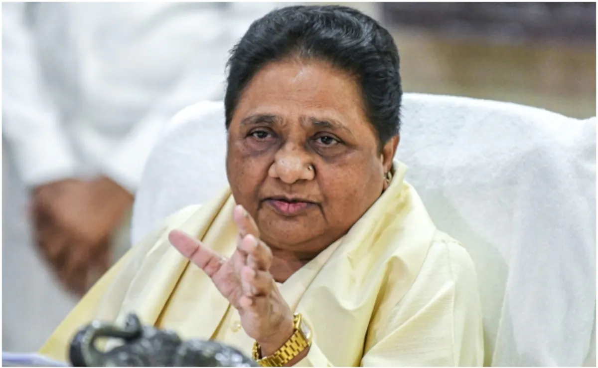 Mayawati on Akash Anand: मायावती ने फिर आकाश आनंद पर साधा निशाना, बोलीं- अपने दिमाग से काम नहीं कर रहा
