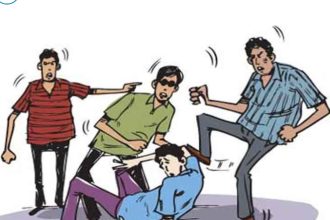 बीच सड़क पर भिड़े भीम आर्मी से जुड़े दो गुट, अरकापुर का वीडियो वायरल